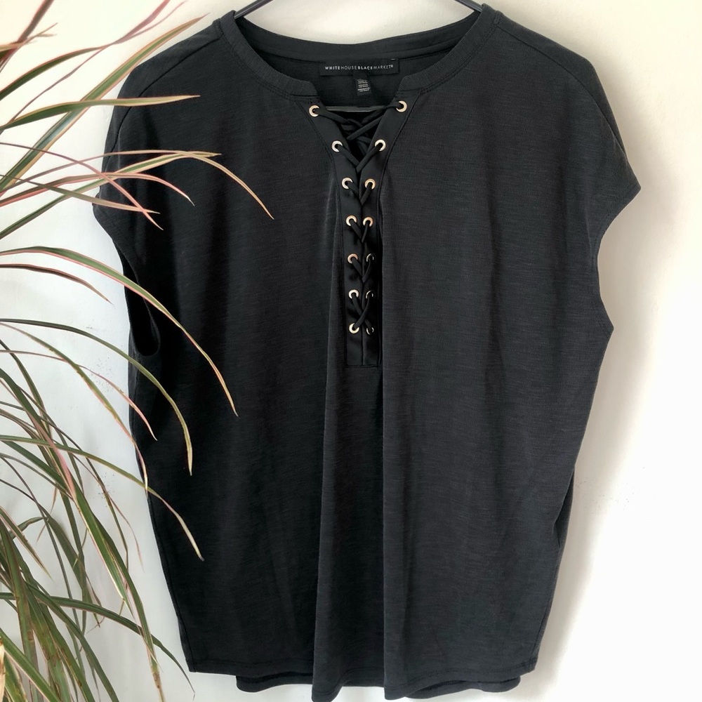 🌿White House Black Market black top